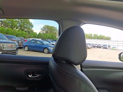 Used 2025 Honda HR-V EX-L image 13