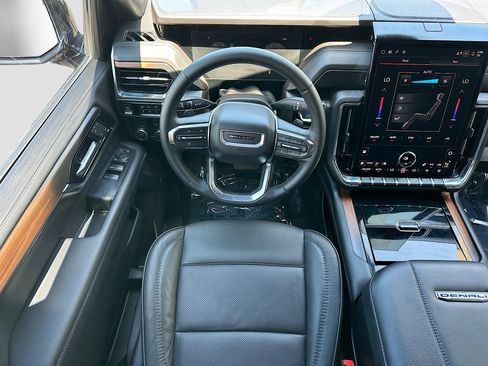 Used 2025 GMC Yukon Denali w/ Sun & Power Step Package RWD image 21