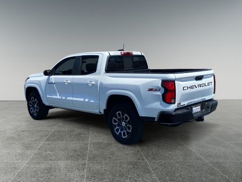 Used 2023 Chevrolet Colorado Z71 w/ Advanced Trailering Package AWD/4WD image 3