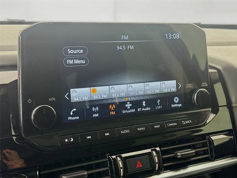 Used 2023 Nissan Pathfinder SL w/ SL Premium Package FWD image 9