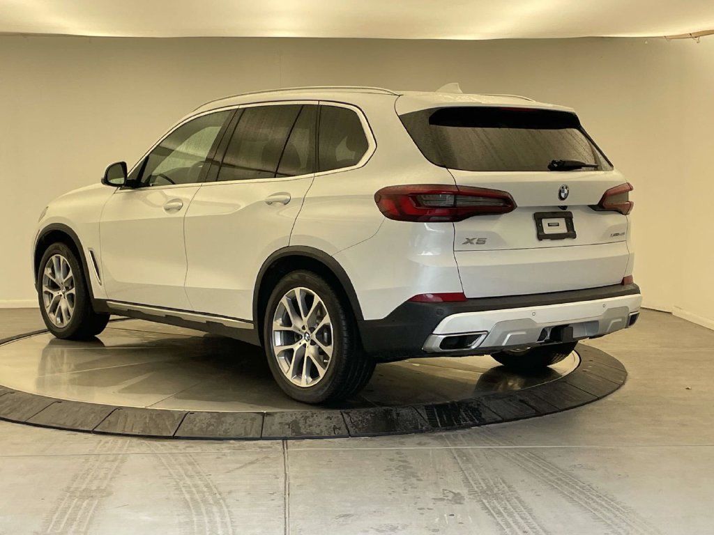 Used 2021 BMW X5 xDrive40i w/ Convenience Package AWD/4WD image 3