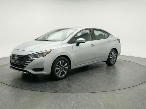Used 2025 Nissan Versa SV FWD image 3