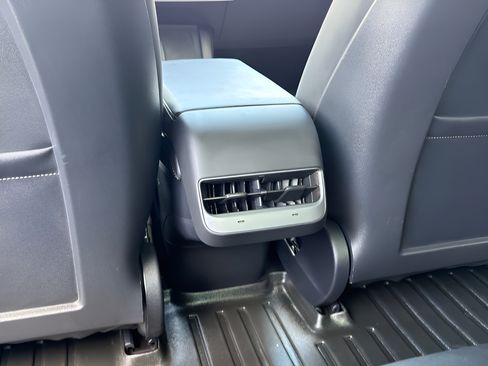 Used 2023 Tesla Model 3 Standard Range RWD image 8