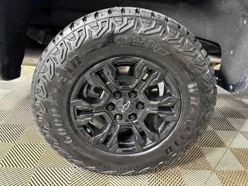 Used 2022 Chevrolet Silverado 1500 ZR2 AWD/4WD image 36
