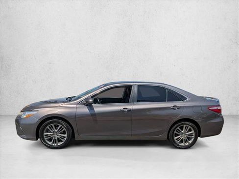 Used 2016 Toyota Camry SE FWD image 2