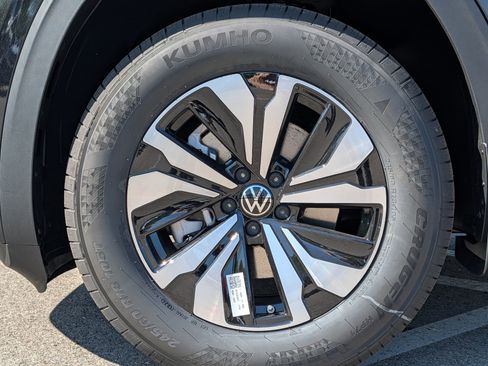 New 2026 Volkswagen Atlas Cross Sport SE AWD/4WD image 4