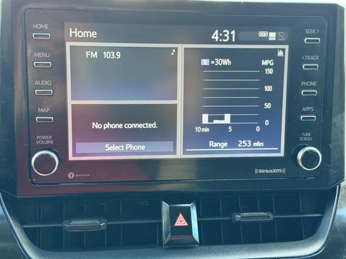 Used 2021 Toyota Corolla LE FWD image 32