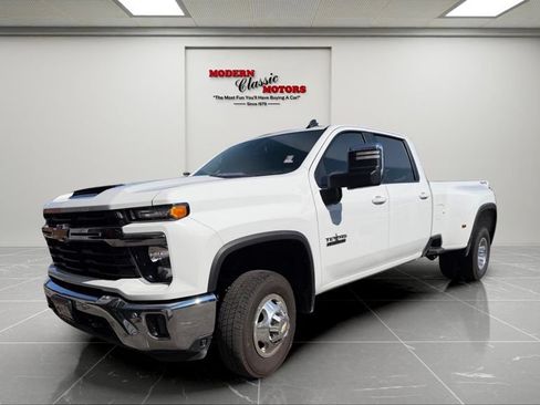 Used 2025 Chevrolet Silverado 3500 LT w/ Texas Edition AWD/4WD image 3