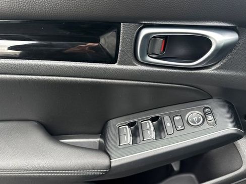 Used 2022 Honda Civic Touring image 8