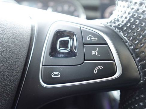 Used 2017 Mercedes-Benz E 400 4MATIC Wagon image 31