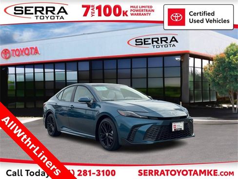 Used 2025 Toyota Camry SE image 1