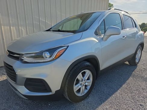 Used 2019 Chevrolet Trax LT w/ LT Convenience Package FWD image 11