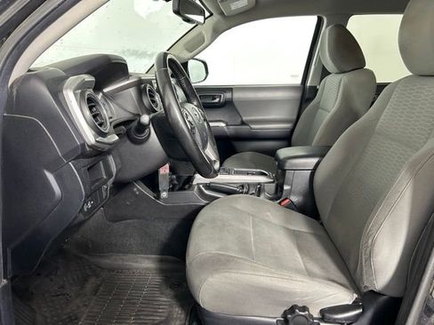 Used 2016 Toyota Tacoma SR5 w/ SR5 Appearance Package (SN) image 16