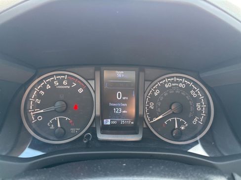 Used 2023 Toyota Tacoma TRD Off-Road w/ TRD Premium Off Road Package image 18