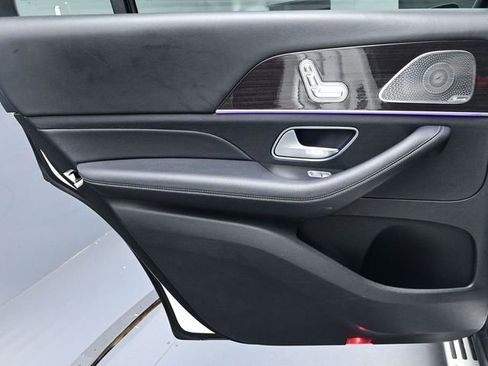 Used 2023 Mercedes-Benz GLS 450 4MATIC image 23