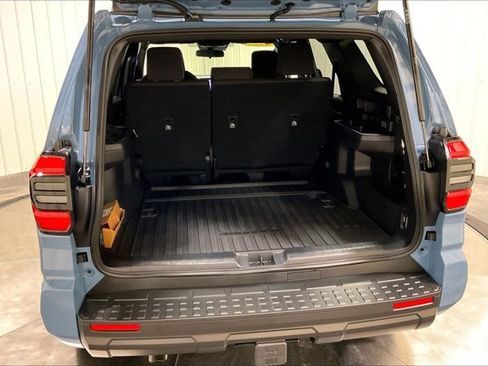 Used 2026 Toyota 4Runner SR5 AWD/4WD image 38