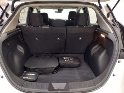 Used 2023 Nissan Leaf S image 16