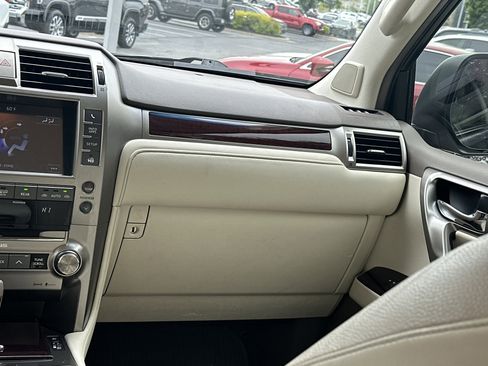 Used 2018 Lexus GX 460 Premium AWD/4WD image 25