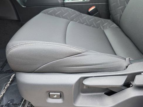 Used 2025 Toyota Tacoma SR5 image 28