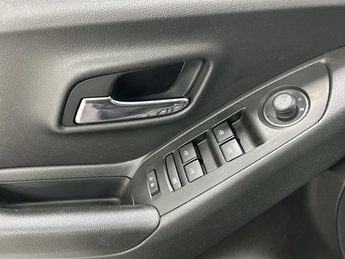 Used 2021 Chevrolet Trax LT w/ Driver Confidence Package AWD/4WD image 11