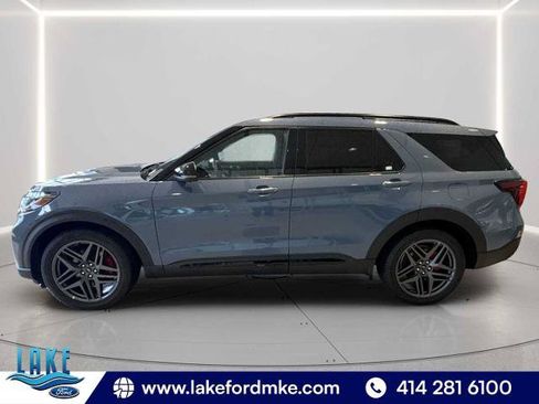 Certified 2025 Ford Explorer ST AWD/4WD image 4