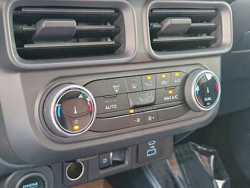 Used 2023 Ford Maverick Lariat image 30