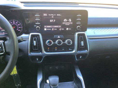 Used 2022 Kia Sorento LX FWD image 51