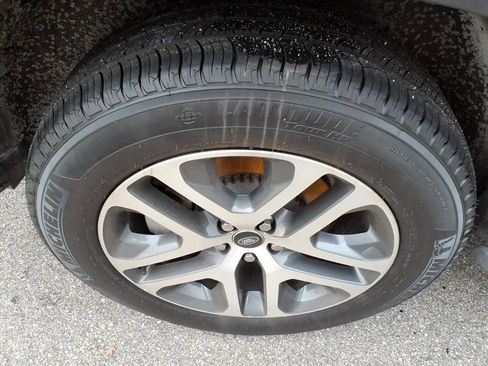 Used 2023 Land Rover Defender 130 SE image 11