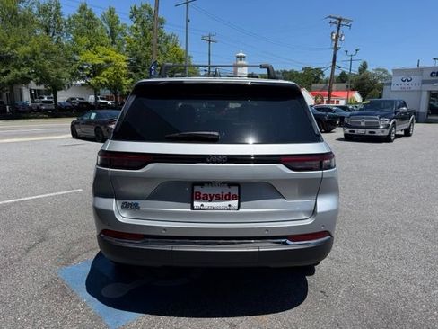 Used 2022 Jeep Grand Cherokee Limited 4xe w/ Luxury Tech Group II AWD/4WD image 10