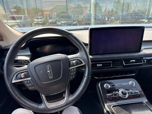 Certified 2023 Lincoln Nautilus AWD w/ Premium Package image 8