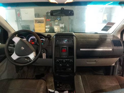 Used 2010 Dodge Grand Caravan SE FWD image 33