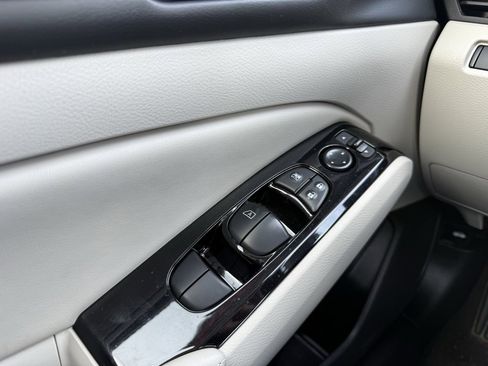 Used 2023 Nissan Altima 2.5 SV image 12