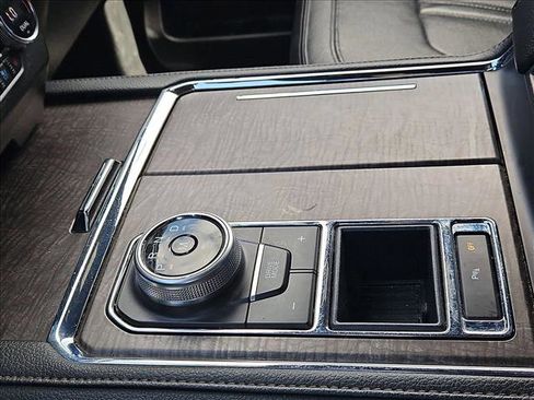 Used 2019 Ford Expedition Max Limited image 12