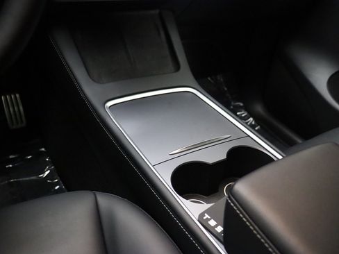 Used 2024 Tesla Model Y Performance AWD/4WD image 32