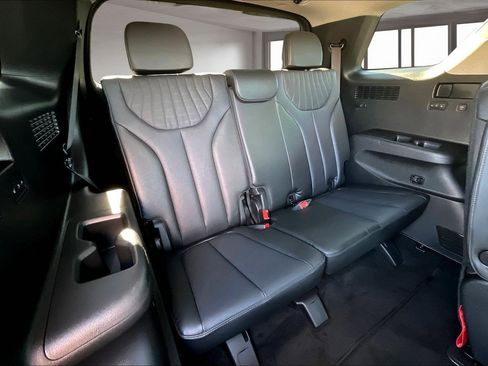 Used 2023 Hyundai Palisade Limited w/ Cargo Package image 26