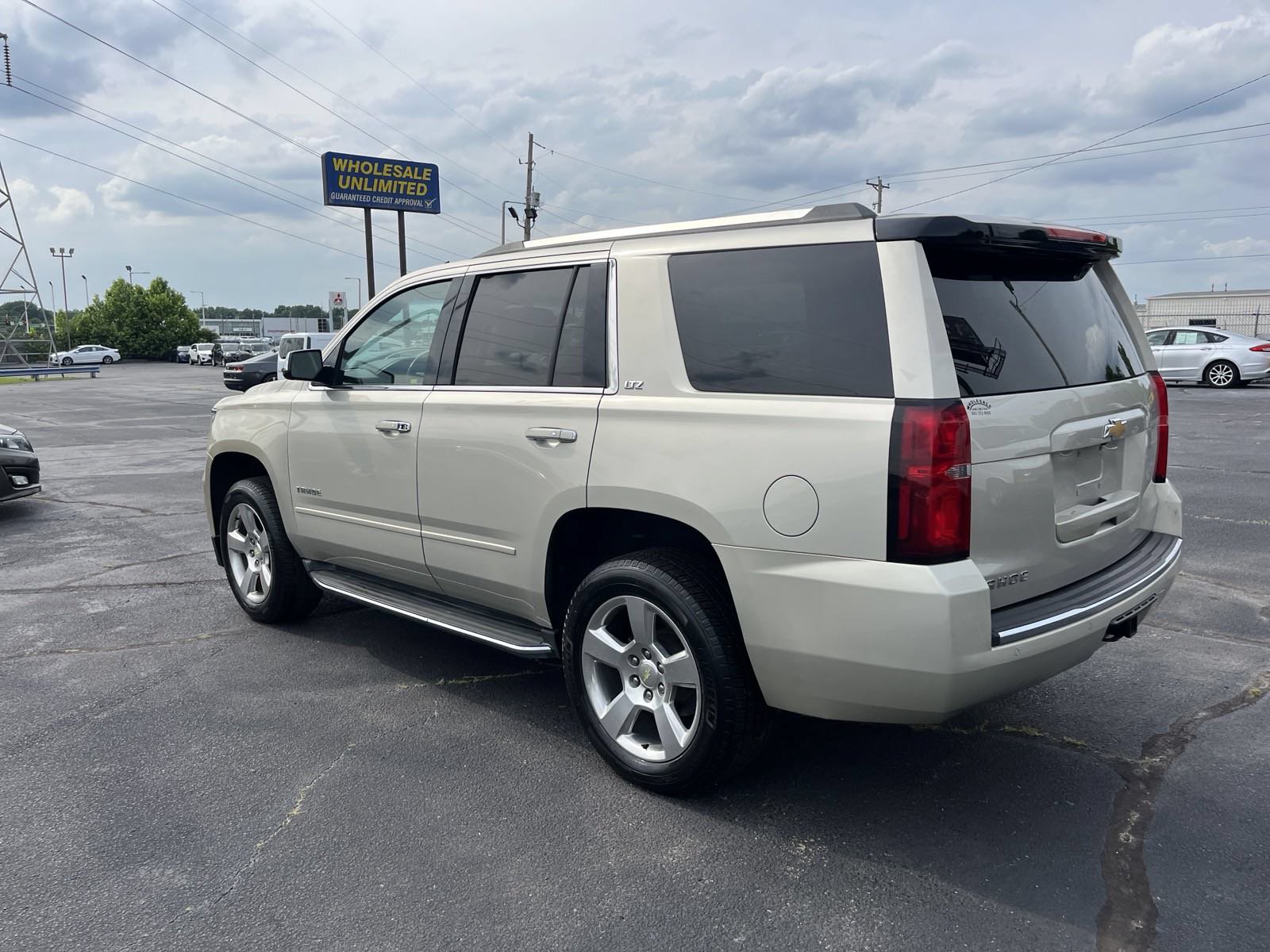 Used 2015 Chevrolet Tahoe LTZ RWD image 3