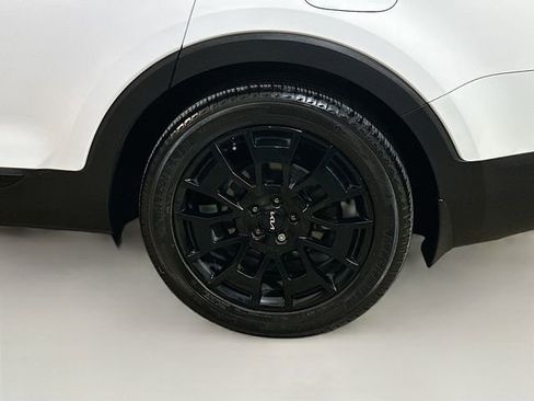 Used 2022 Kia Telluride SX w/ SX Prestige Package image 6