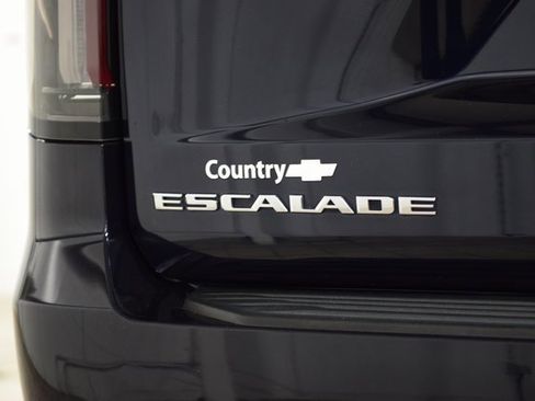 Used 2021 Cadillac Escalade Premium Luxury w/ Driver Assist Tech Package image 23