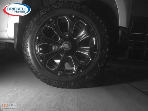 Used 2020 Chevrolet Silverado 1500 LT w/ All-Star Edition RWD image 10