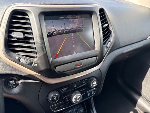 Used 2015 Jeep Cherokee Limited AWD/4WD image 18