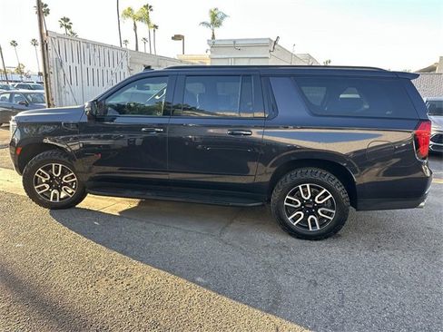 Used 2024 GMC Yukon XL AT4 w/ Technology Package image 7