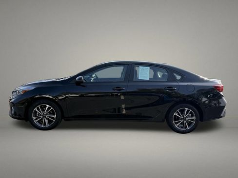 Used 2023 Kia Forte LXS w/ LXS Technology Package image 2