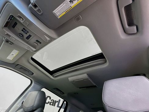 Used 2019 Cadillac Escalade Premium Luxury image 27