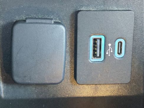 Used 2023 Ford Explorer Limited w/ Equipment Group 301A image 22