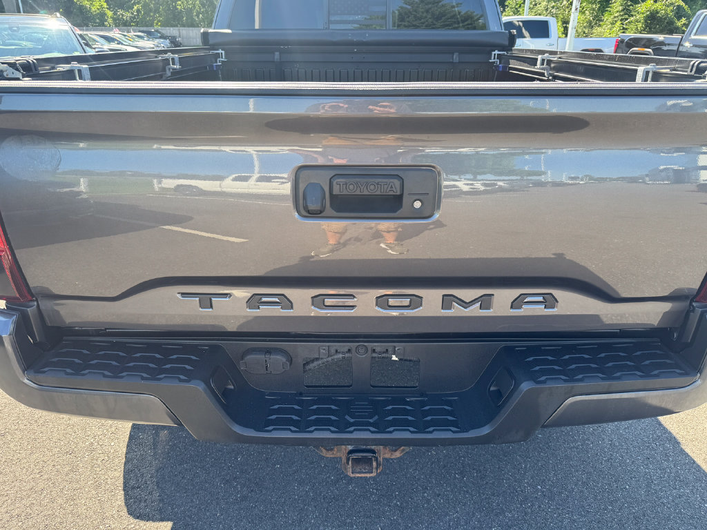 Used 2019 Toyota Tacoma TRD Sport AWD/4WD image 35