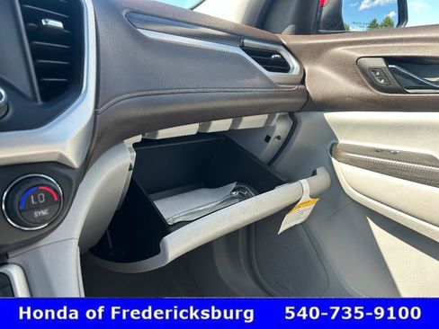 Used 2022 GMC Acadia SLT w/ Technology Package AWD/4WD image 25