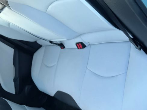 Used 2019 Toyota Prius XLE image 8