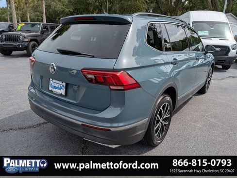 Used 2021 Volkswagen Tiguan SE w/ Panoramic Sunroof Package FWD image 4
