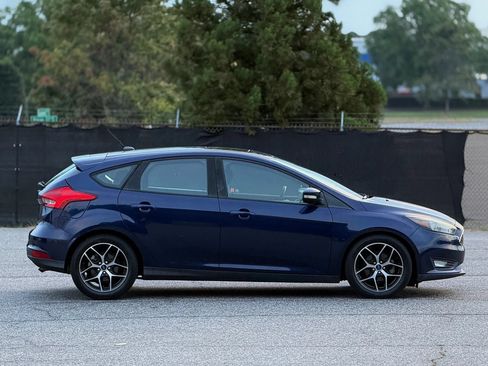Used 2017 Ford Focus SEL w/ Cold Weather Package FWD image 7