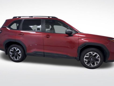 Used 2025 Subaru Forester Premium AWD/4WD image 9